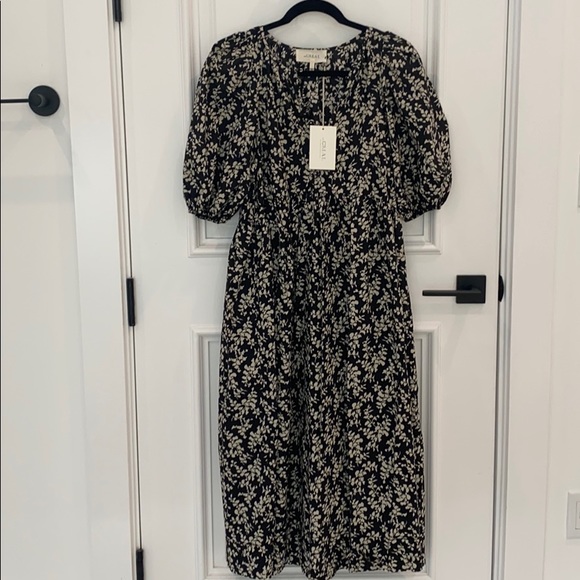 THE GREAT. Dresses & Skirts - NWT - THE GREAT. The Ravine Puff Sleeve Midi dress
